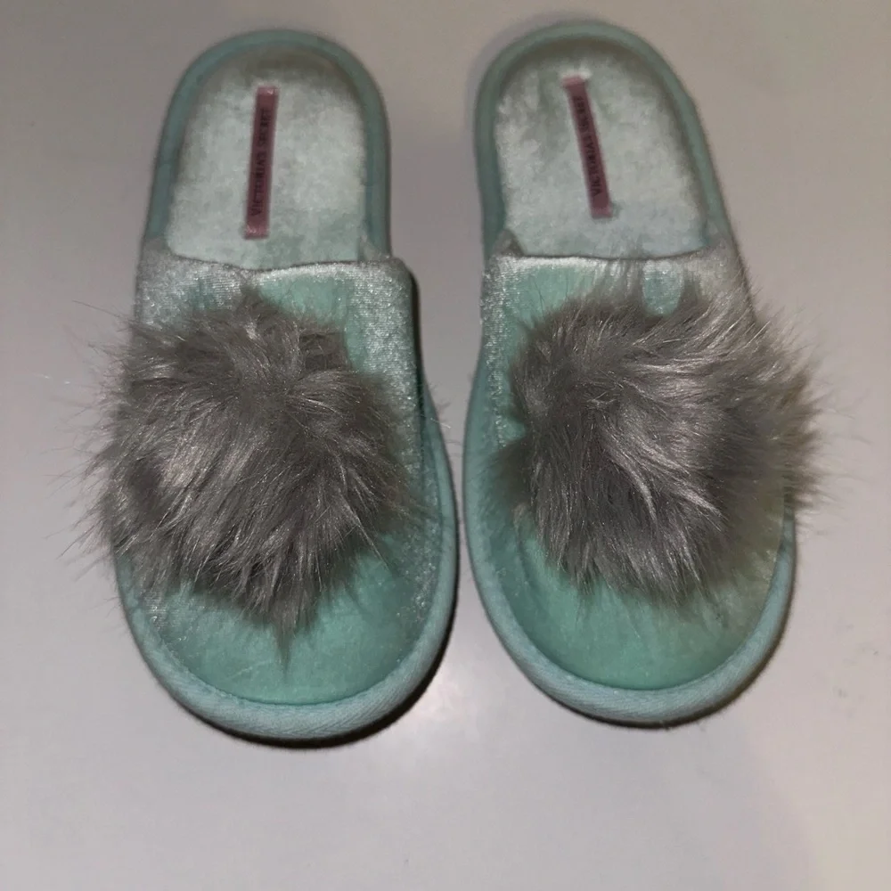 Victoria's Secret Mint Slippers - Picture 1 of 4